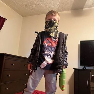 Meet your Posher, Elliot